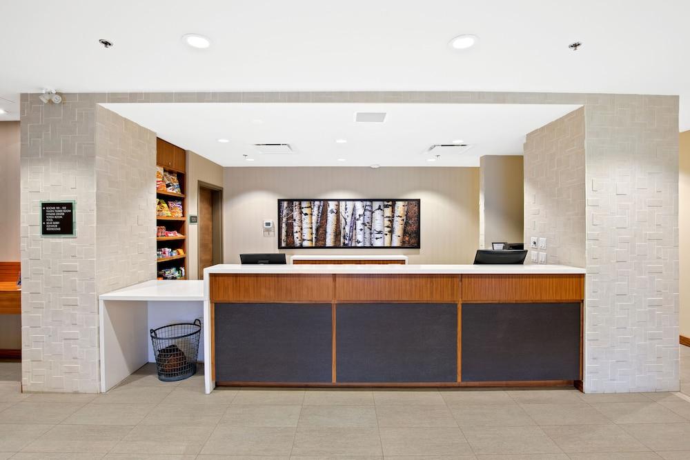 Sundre Mountain View Inn & Suites מראה חיצוני תמונה