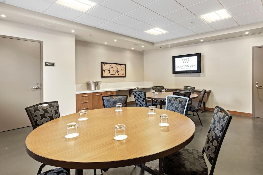 Sundre Mountain View Inn & Suites מראה חיצוני תמונה