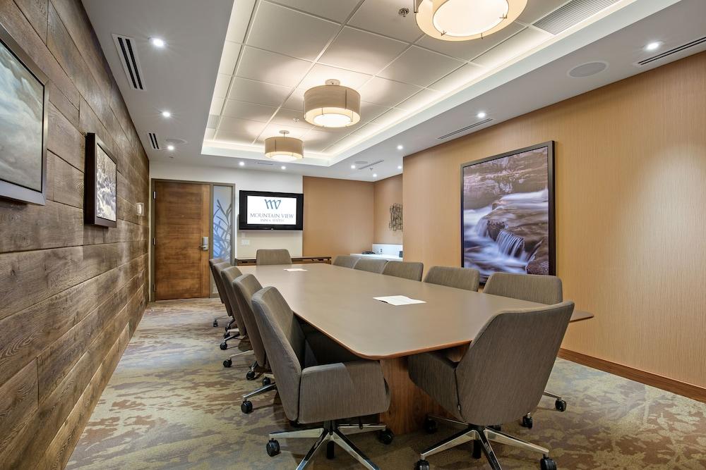 Sundre Mountain View Inn & Suites מראה חיצוני תמונה