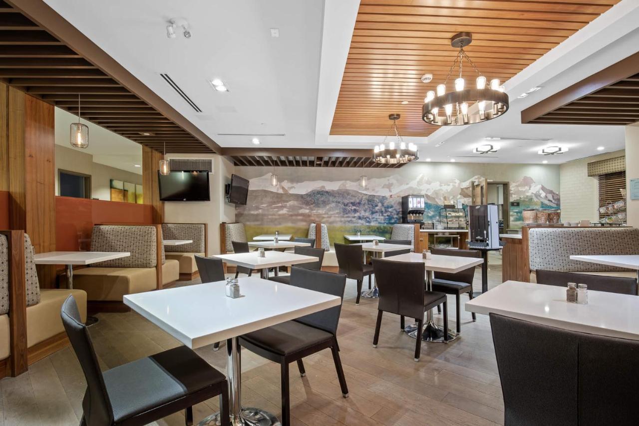Sundre Mountain View Inn & Suites מראה חיצוני תמונה