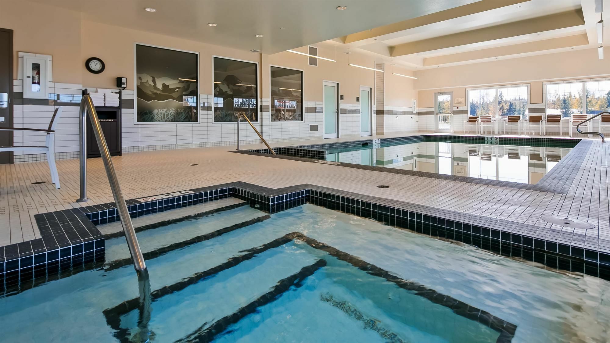 Sundre Mountain View Inn & Suites מראה חיצוני תמונה