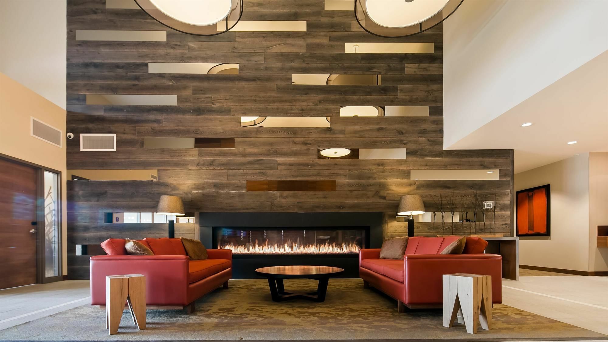 Sundre Mountain View Inn & Suites מראה חיצוני תמונה
