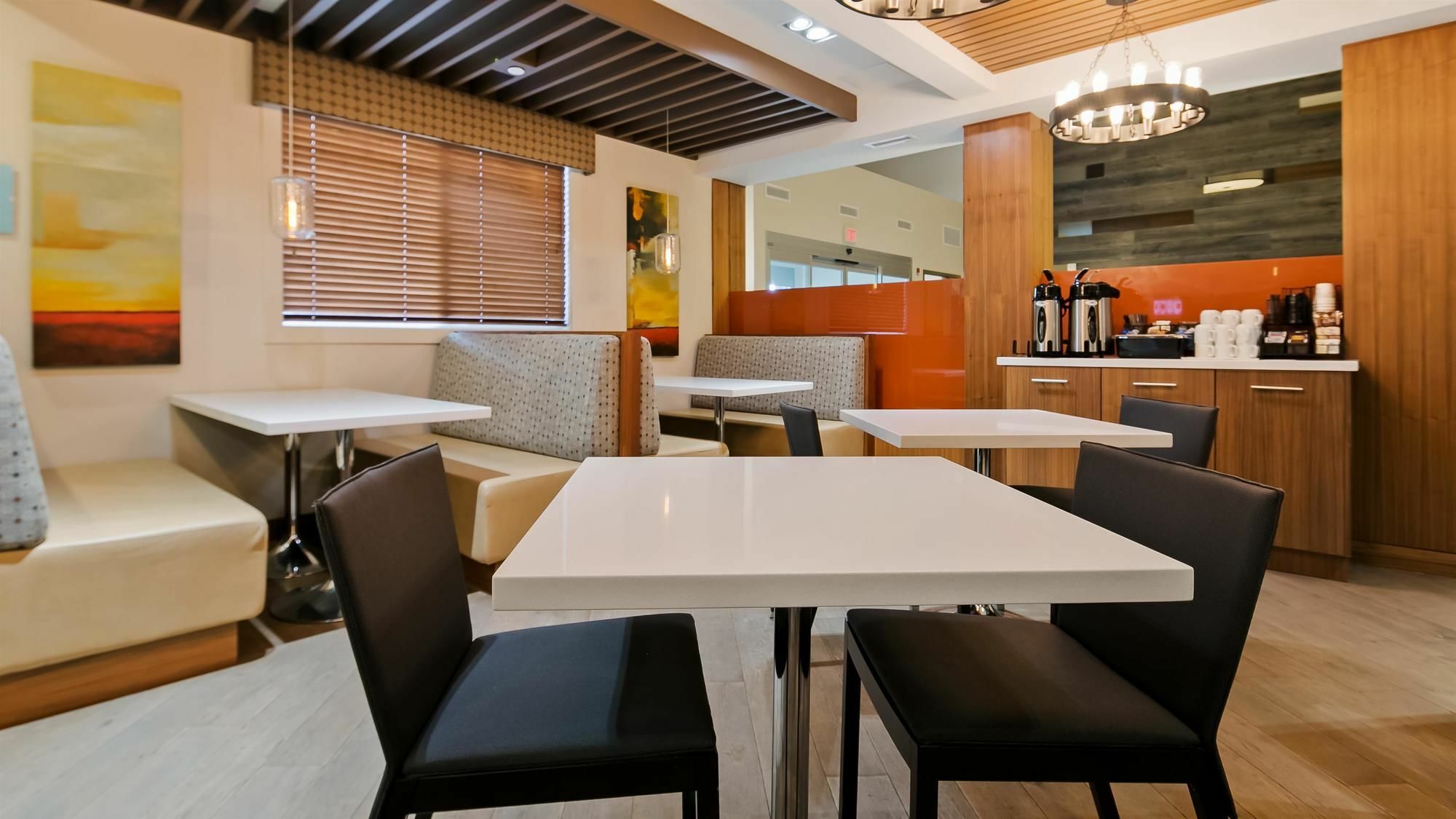 Sundre Mountain View Inn & Suites מראה חיצוני תמונה